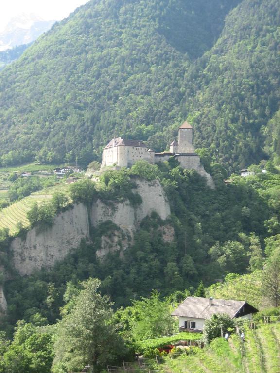 Hotel Haselried Tirolo Exterior photo
